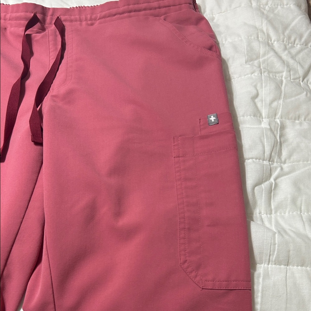 Figs Rose Scrub Top (small) and pants (medium) - Picture 3 of 7